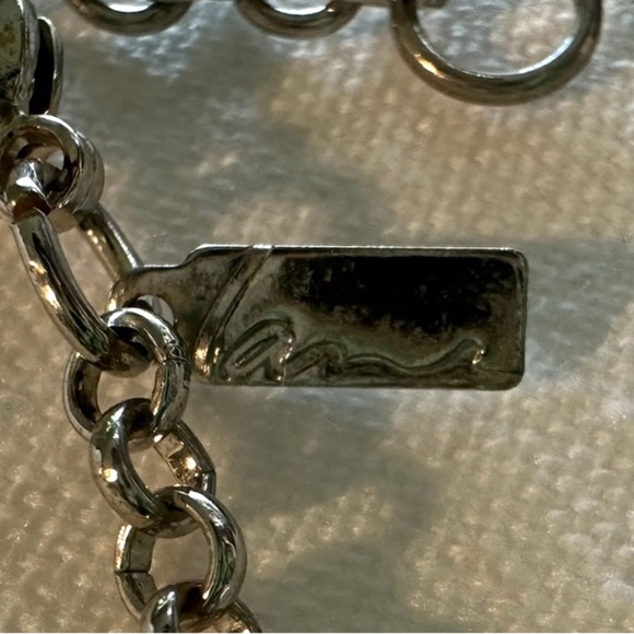 Elegant Pink Crystal Necklace - Picture 5 of 10